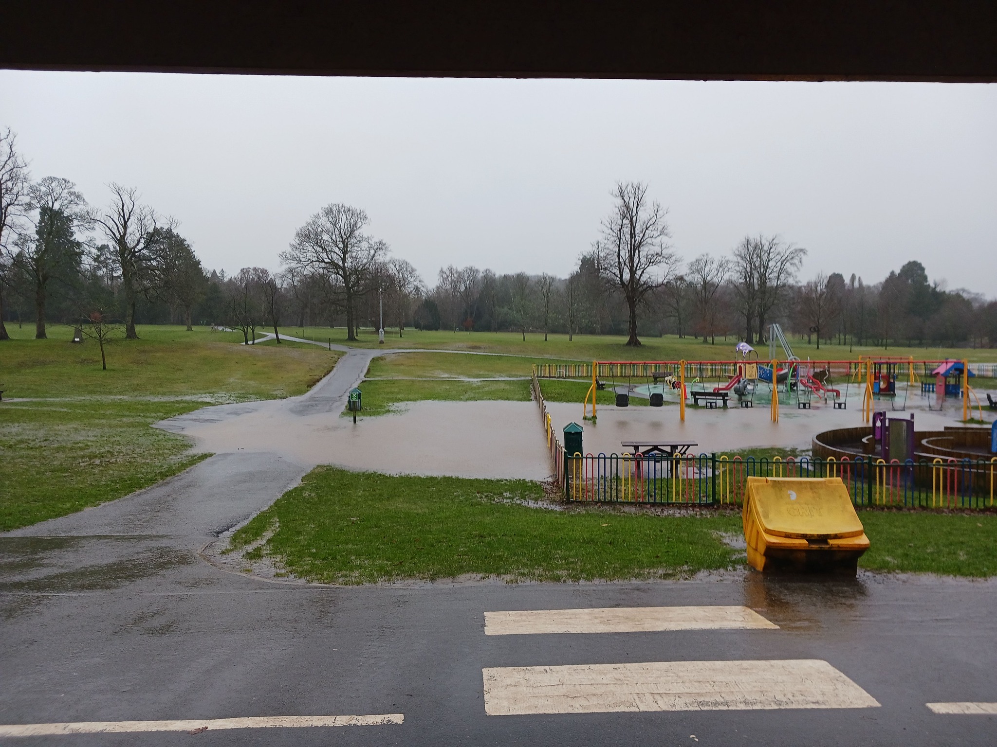 Flooding in Rouken Glen park